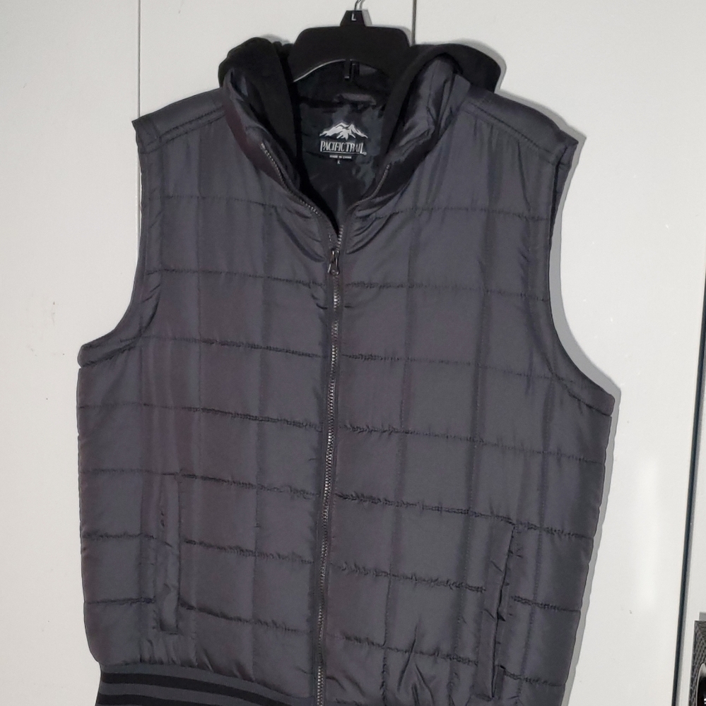 Pacific Trail Hooded Puffer Vest Men L